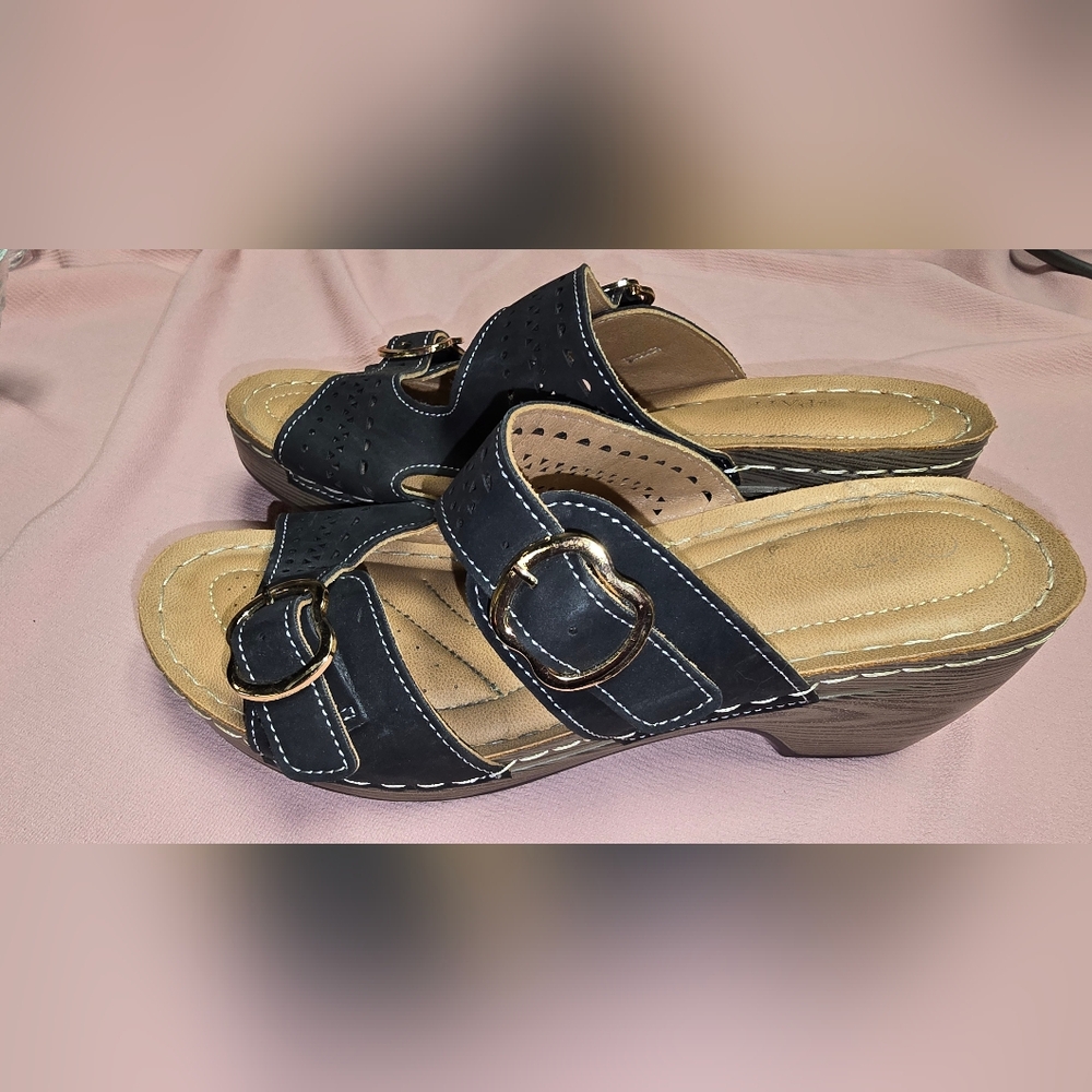 Parizia Wedge Sandals